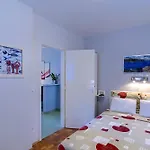 By The Sea - 9321 Apartment